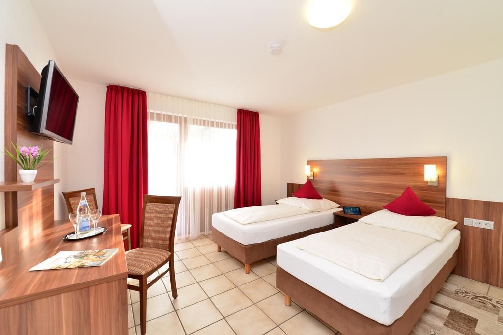 Hotel Am Buchwald Esslingen am Neckar Eksteriør bilde